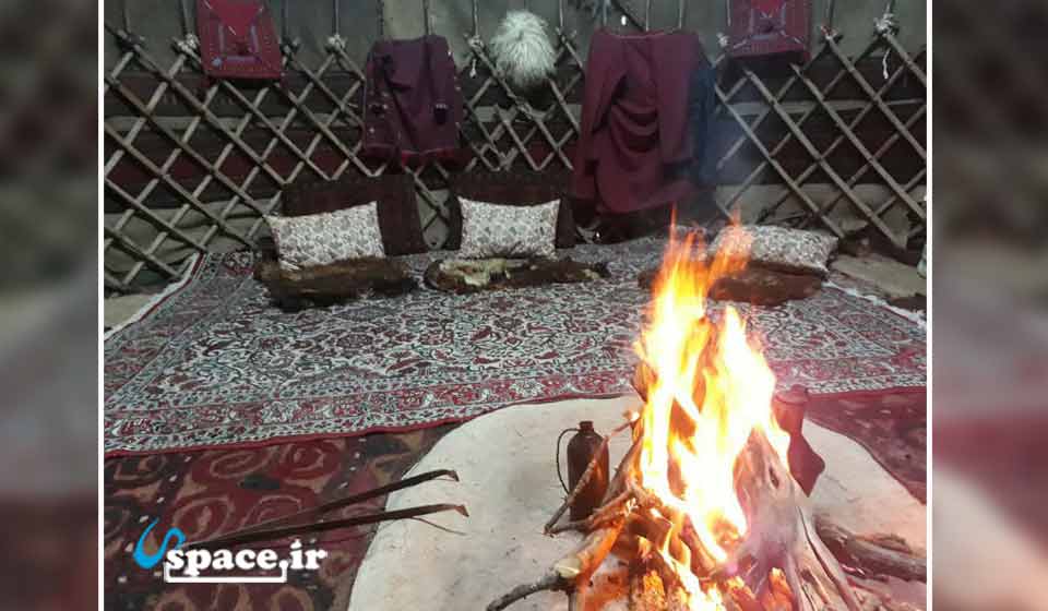 نمای داخل خانه ترکمنی (قره اوی ) اقامتگاه بوم گردی دره پنج شیر - کلاله - روستای گچی سو بالا